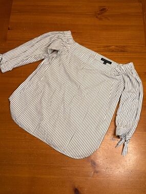 Banana Republic White and Black Pinstripe Off-Shoulder Blouse
